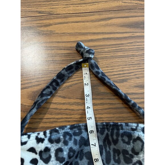 Black, white, and grey fuzzy leopard print zippered tote bag - Picture 5 of 7